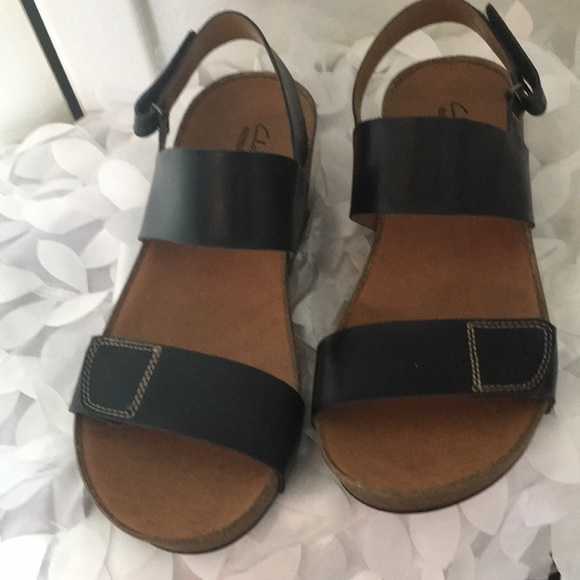 Clarks Shoes - 🔥🔥FLASH SALE 🔥🔥Clark’s Sandals Size 9